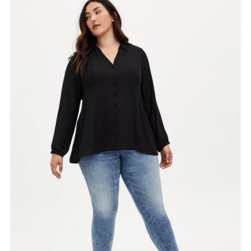 TORRID BLACK FIT AND FLARE GEORGETTE BLOUSE